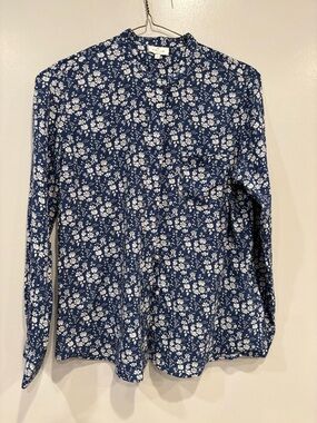 Cyrillus Navy Blue and White Floral Button-Up Blouse